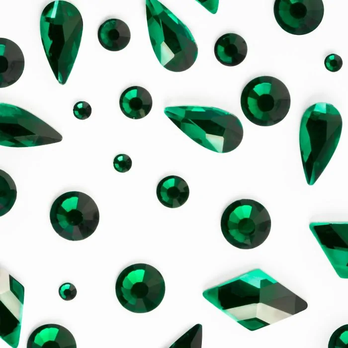 Emerald Gems Mix - Mix de strass pour nail art - couleur vert émeraude - détail 1