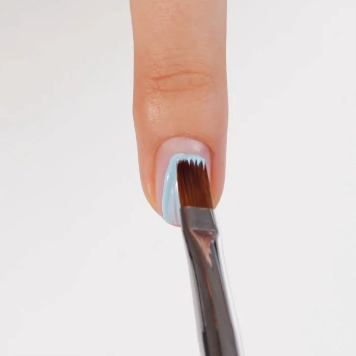 Application de Gel couleur C81 Naxos