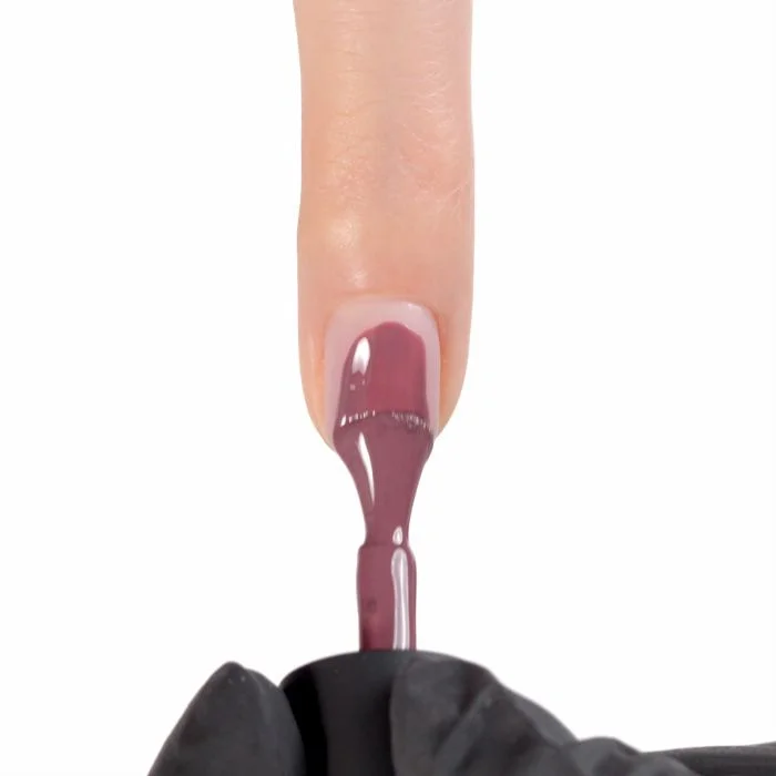 Anwendung von UV Nagellack SNC128 Valentina