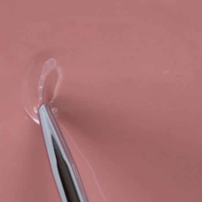 Anwendung von UV Nagellack NL43 Naked