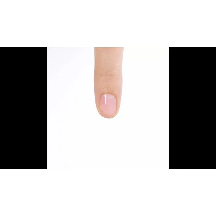 Anwendung von Nagellack NP148 Classic Red