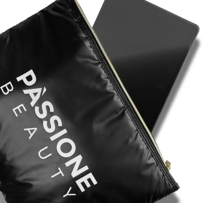 Pochette – Maxi Black - Maxi Beauty Pouch morbida effetto puffy di colore nero - dettaglio 1