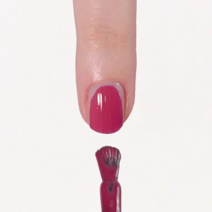 Aplicación de Esmalte semipermanente SP645 Cherry Kiss
