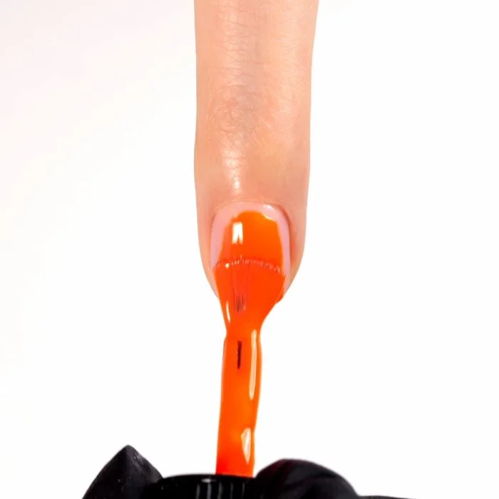 Applicazione di Smalto semipermanente SP28 Orange Party