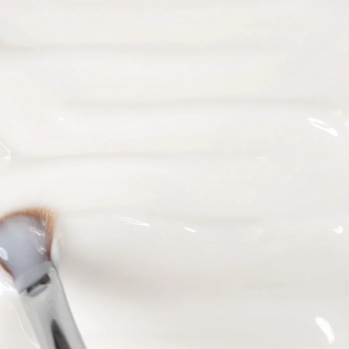 Application de Gel couleur C146 Milky White