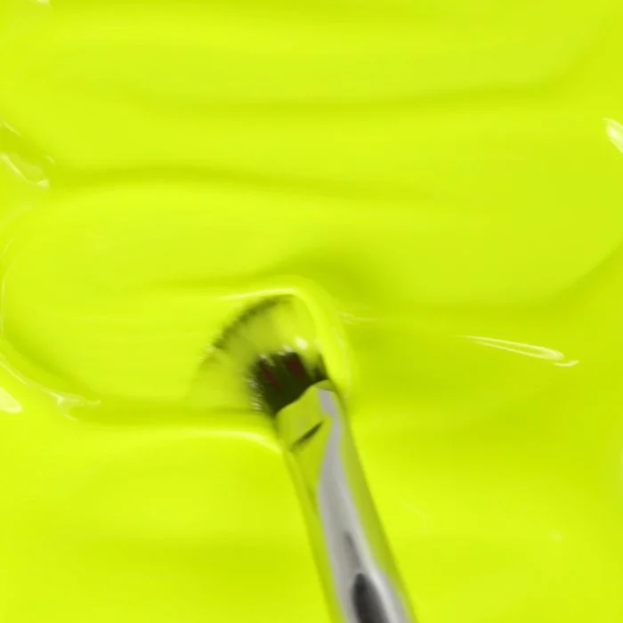 Application of Gel color F46 Fluo Lemon