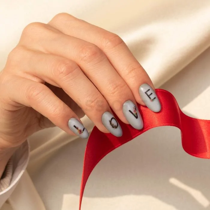 Be Mine - Nail Stickers - Stickers para nail art con letras y flores  - detalle 1