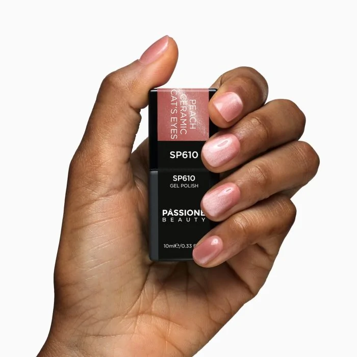 Smalto semipermanente SP610 Peach Ceramic Cat Eye - Colore semipermanente rosa pesca effetto cat eye - dettaglio 1