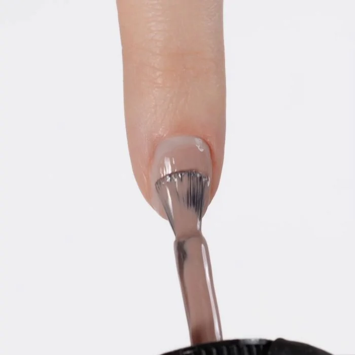 Anwendung von UV-Nagellack SP06 Venus