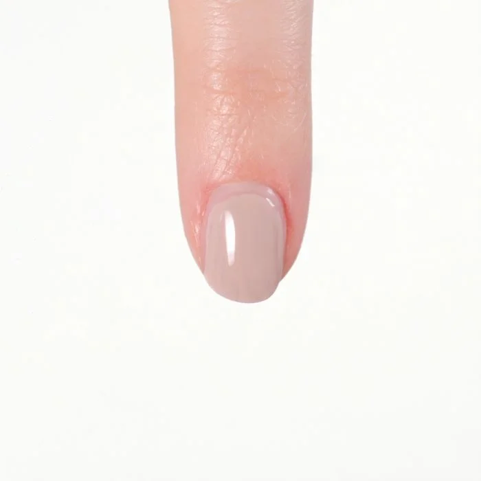 Applicazione di Smalto semipermanente SP598 Porcelain