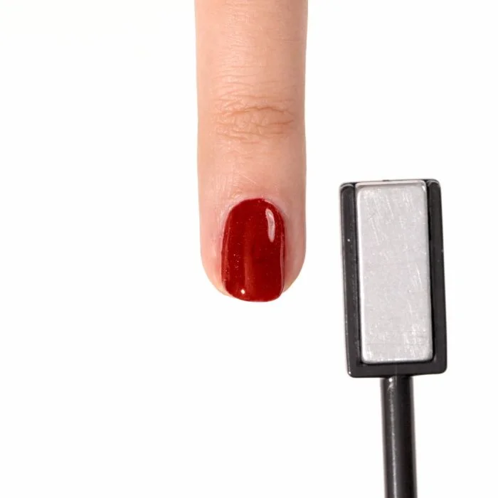 Aplicación de Esmalte semipermanente SP624 Red Cat Eye