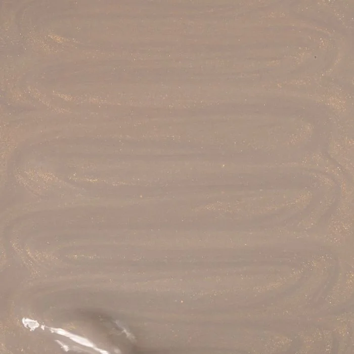 Anwendung von UV-Nagellack SP777 Glitter Beige