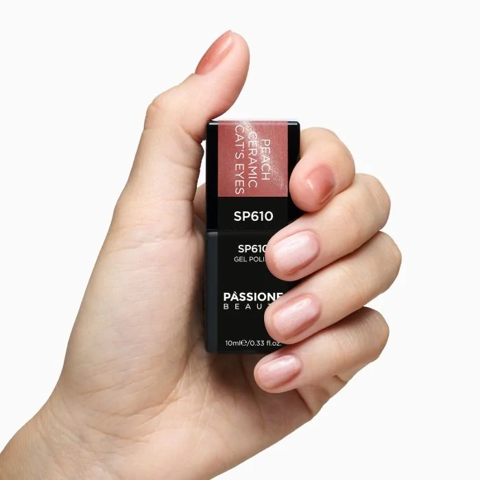 Smalto semipermanente SP610 Peach Ceramic Cat Eye - Colore semipermanente rosa pesca effetto cat eye - dettaglio 2