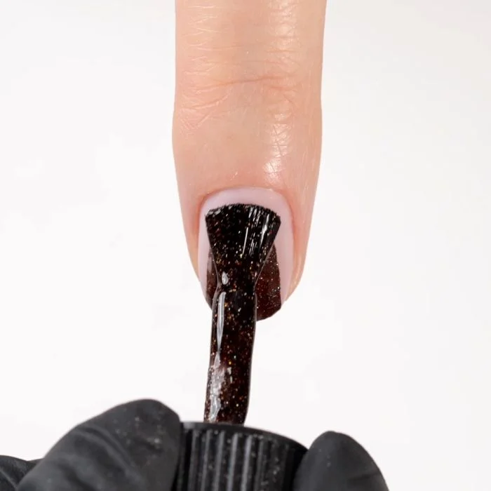 Application of Gel Nail Polish SP213 Casinò
