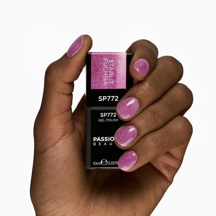 Smalto semipermanente SP772 Starlit Fuchsia - Colore semipermanente fucsia con glitter rossi e argento - dettaglio 2