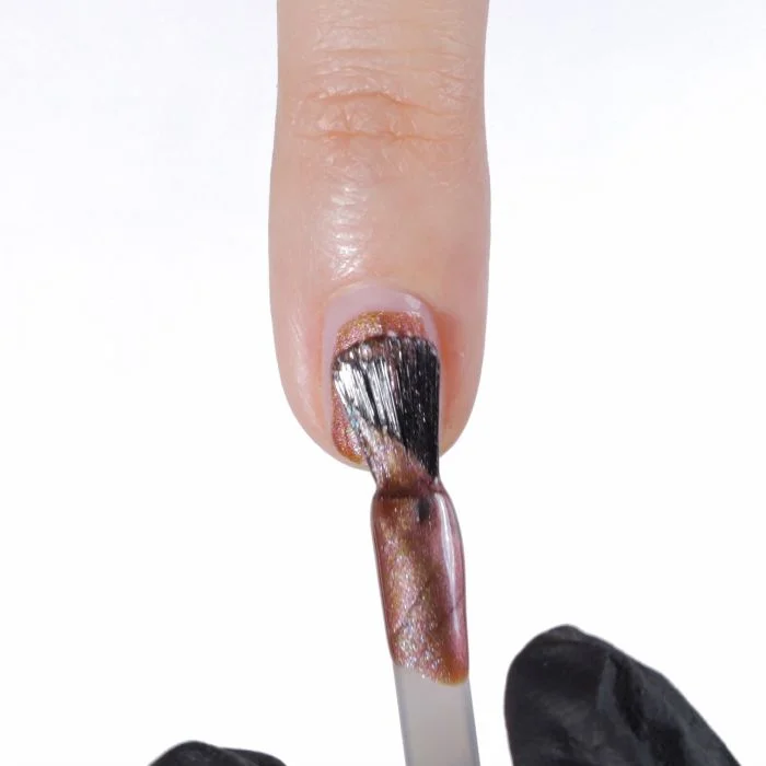 Application de Vernis semi-permanent SP814 Bronze Canyon