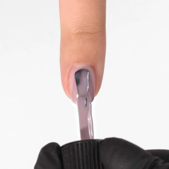 Applicazione di Smalto semipermanente SP759 Glass Nude