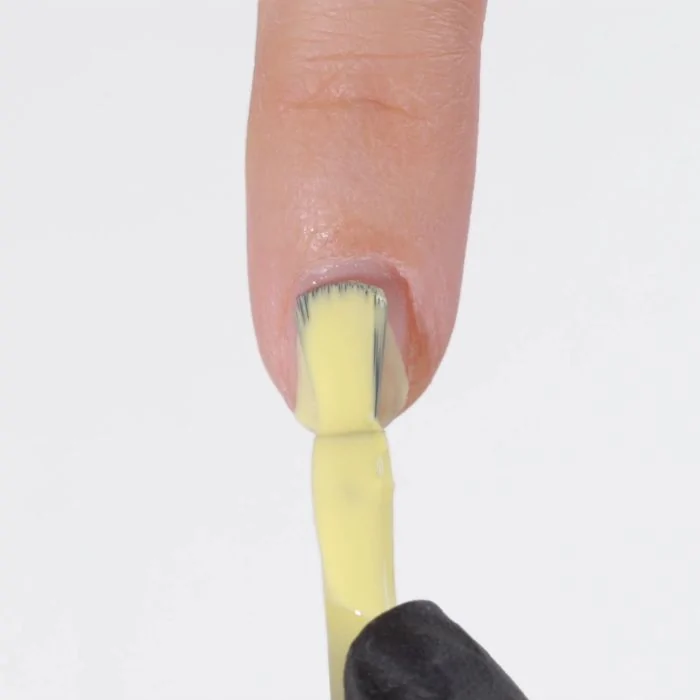 Application de Vernis NPF83 Beautiful