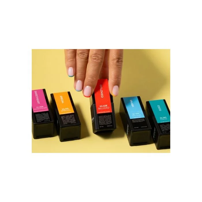 Bunte Micro-French-Maniküre