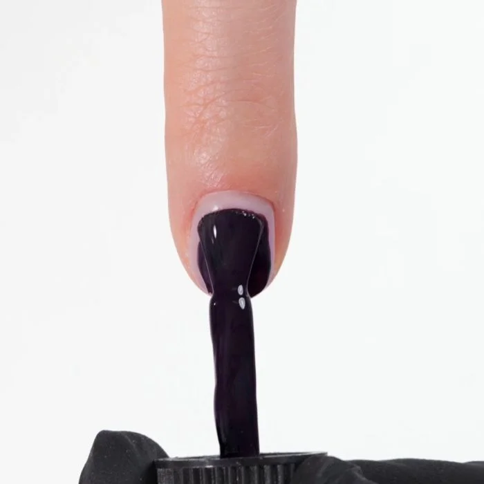 Applicazione di Smalto semipermanente SP838 Deep Plum