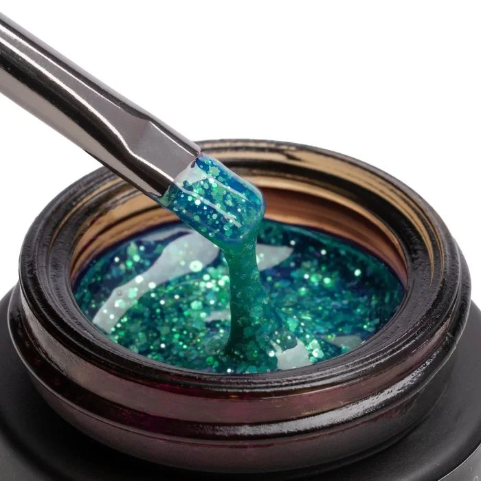 Glass Glitter Green 15 ml - Builder Gel selbstnivellierend grüner Glaseffekt mit goldenen Glitzer- und Paillettenteilchen - Detail 3