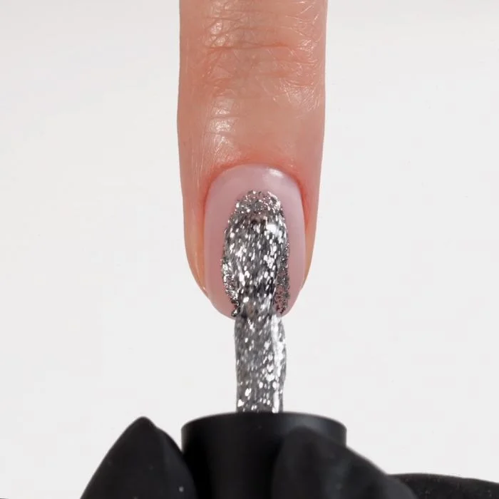 Anwendung von UV Nagellack SNA108 Glitter Chrome