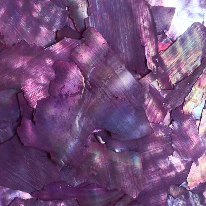 Violet Crushed Shell - Purple mother of pearl flakes for nail decoration - detail 1