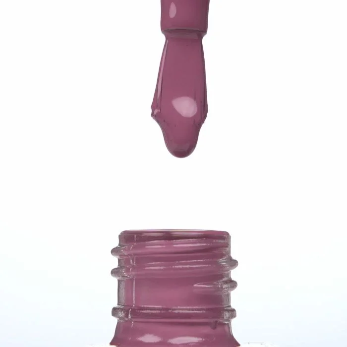 Anwendung von Nagellack NP144 Must