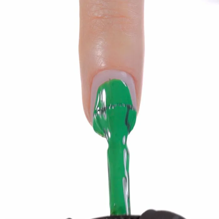 Aplicación de Esmalte semipermanente SP808 Green Pop