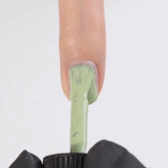 Application of Gel Nail Polish SP283 Wild Forest