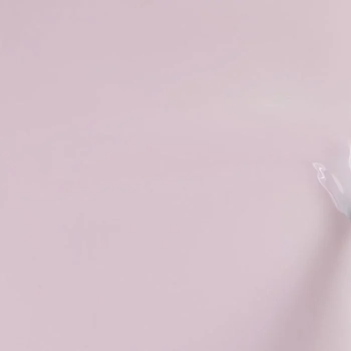 Application de Vernis semi-permanent VS263 Milky Rose