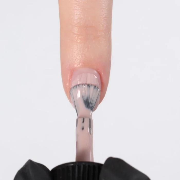Anwendung von UV Nagellack NL462 Camelia