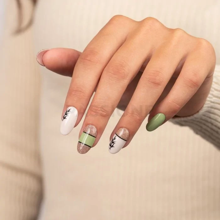 Black Strip - Nail Stickers - Glossy black adhesive nail strips  - detail 2