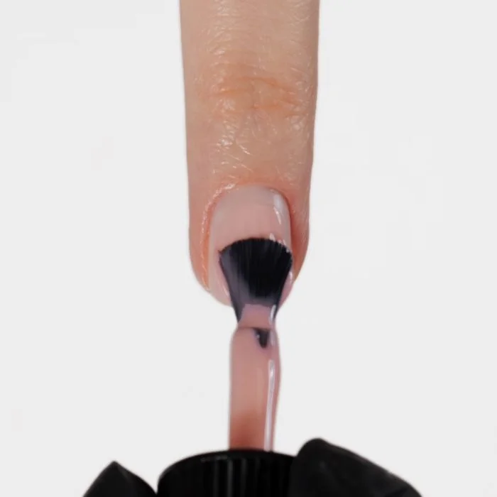 Applicazione di Smalto semipermanente SP540 Rose Scent