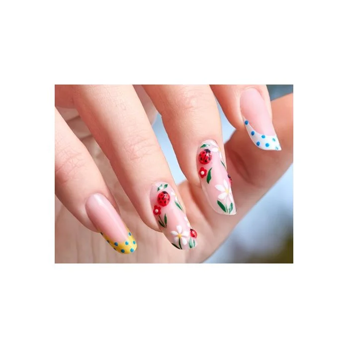 Ladybug nails | Nail art mariquita