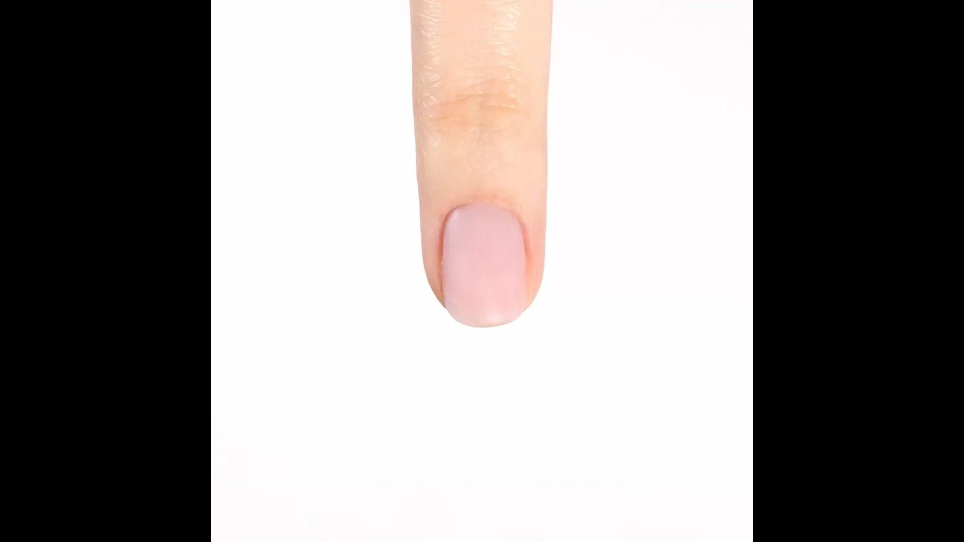 Application of Gel Nail Polish GP178 Dolcevita