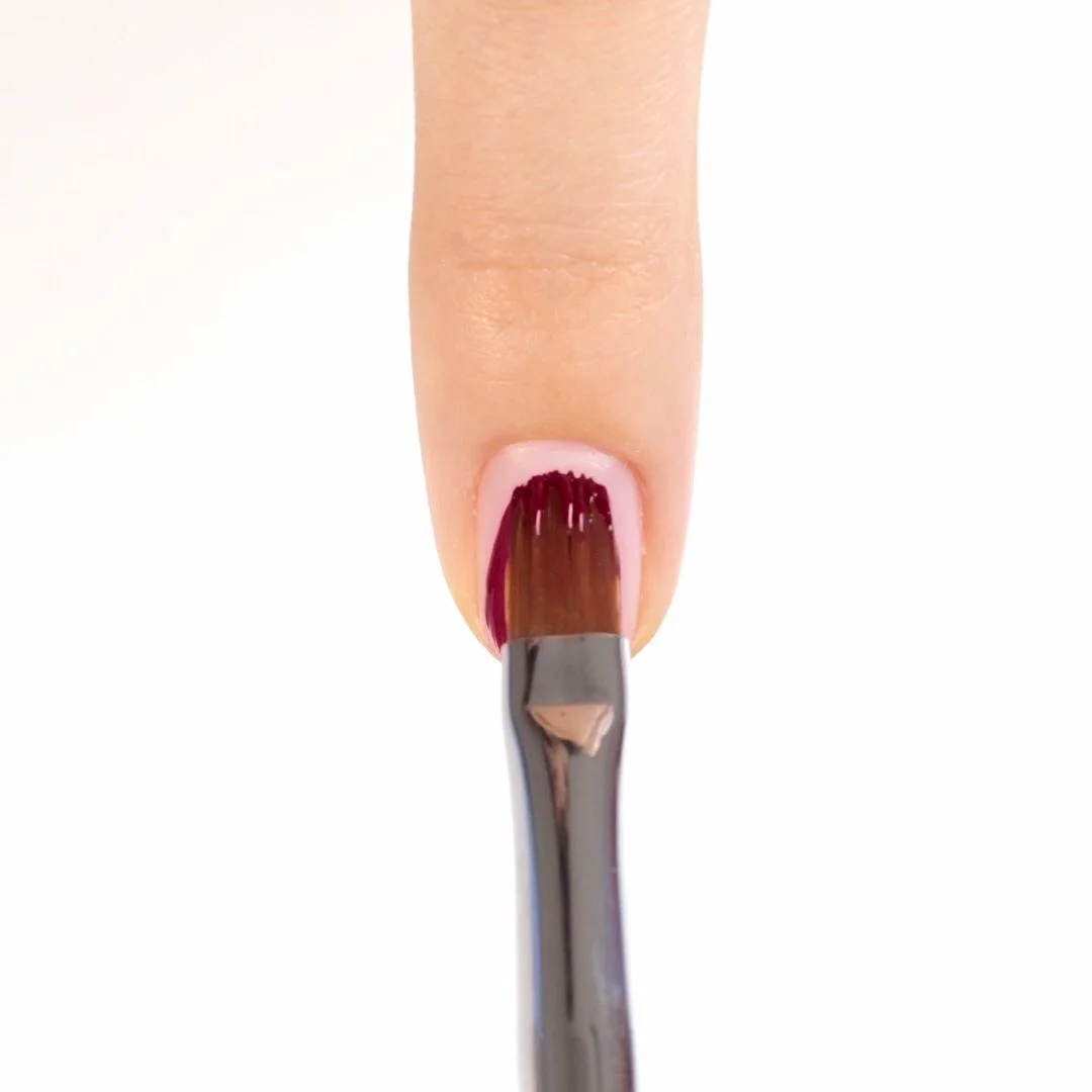 Application de Gel Couleur F64 Victoria