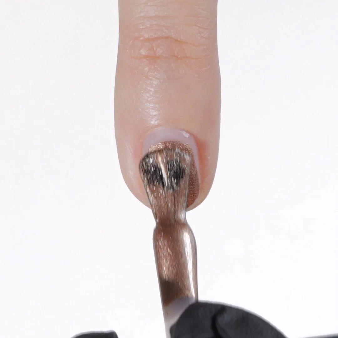 Application de Vernis semi-permanent SP809 Golden Desert
