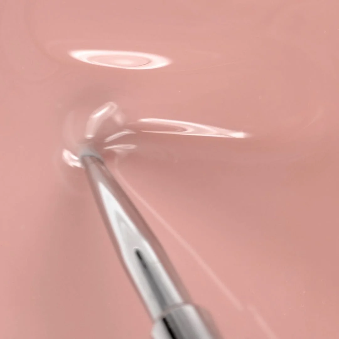 Application de Vernis semi-permanent SP616 Milky Blush