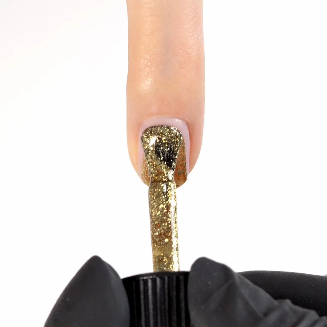 Application of Gel Nail Polish SP137 Star Flash