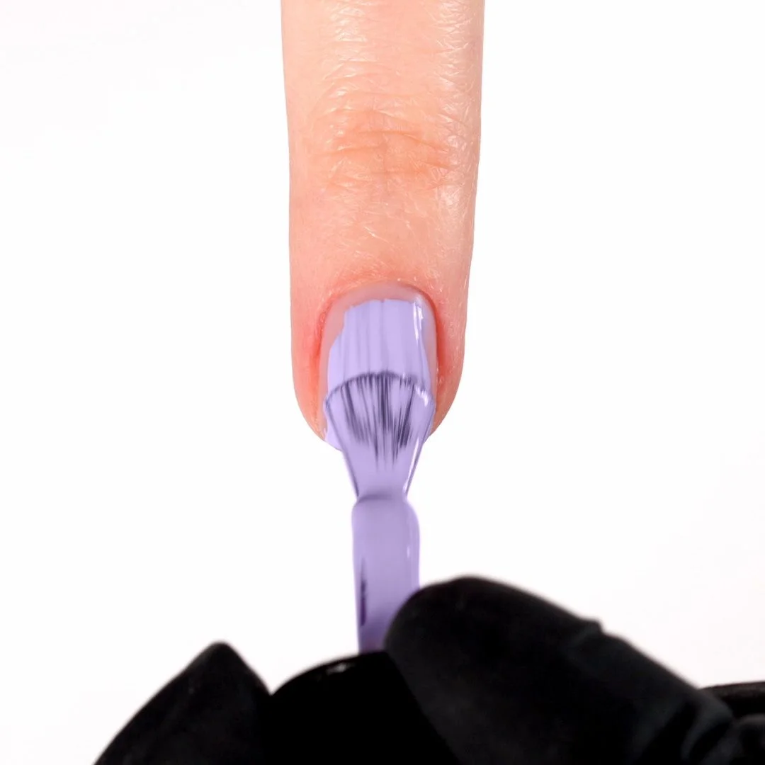 Application de Vernis semi-permanent SP668 Lavender Cupcake