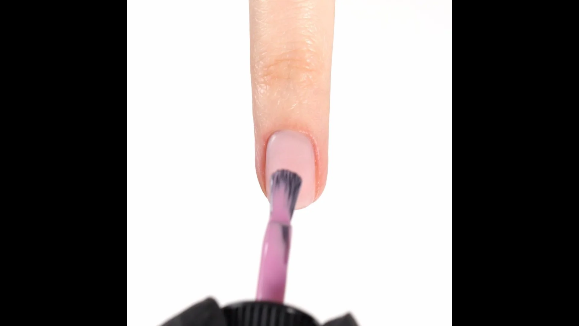 Application of Gel Nail Polish SP10 Rosy
