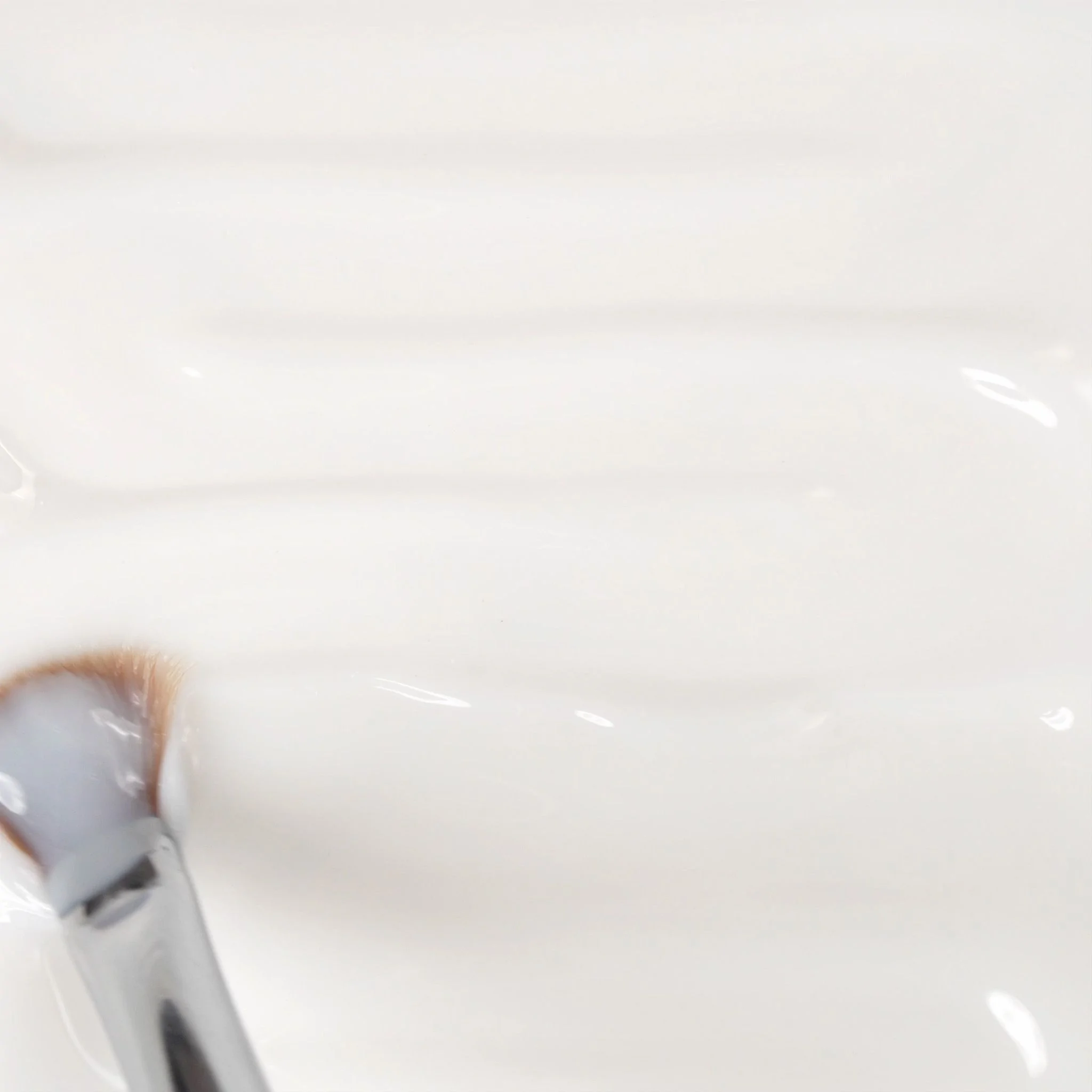 Application de Gel couleur C146 Milky White