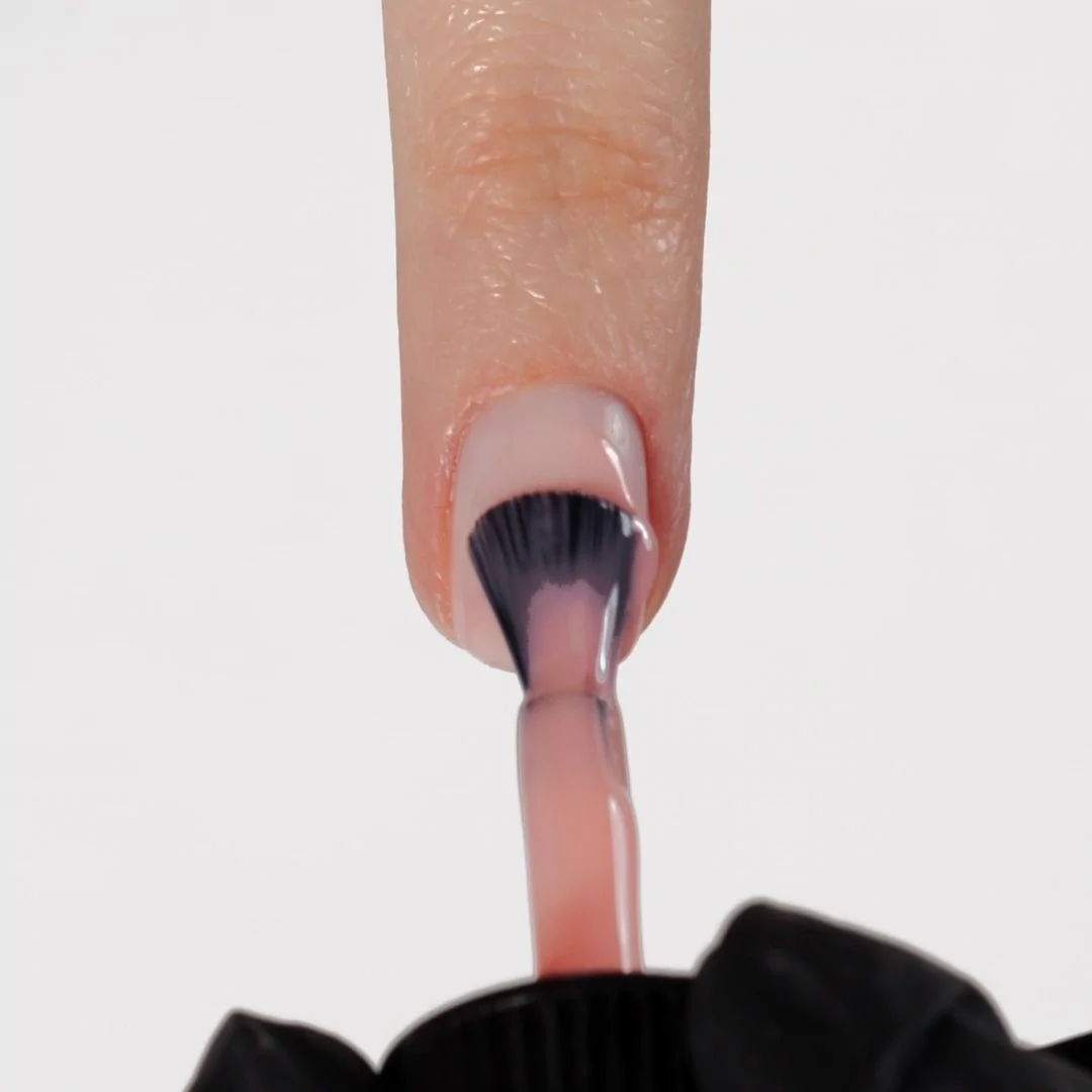 Applicazione di Smalto semipermanente SP539 Pink Petal
