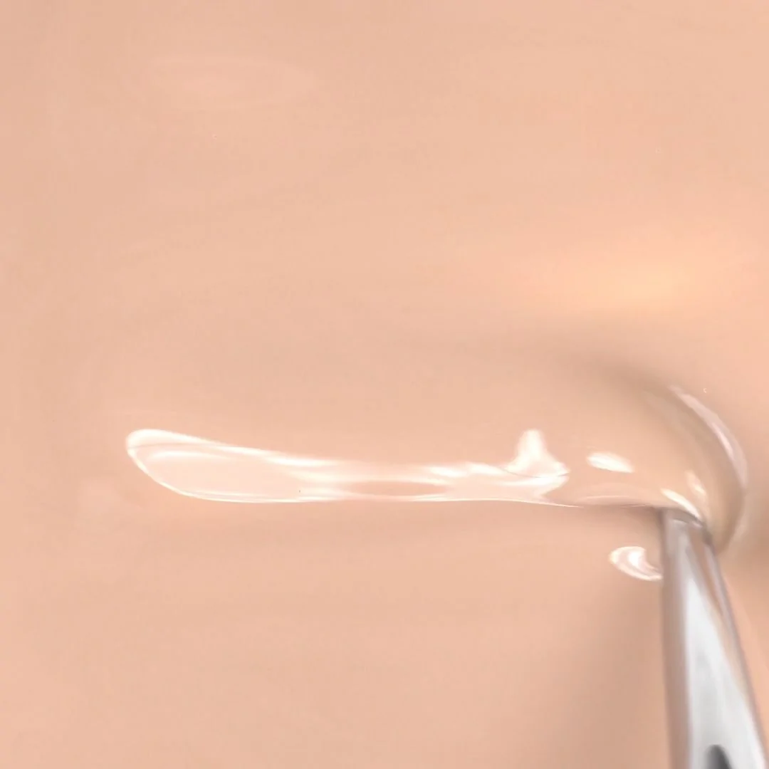 Anwendung von UV Nagellack SP614 Milky Vanilla