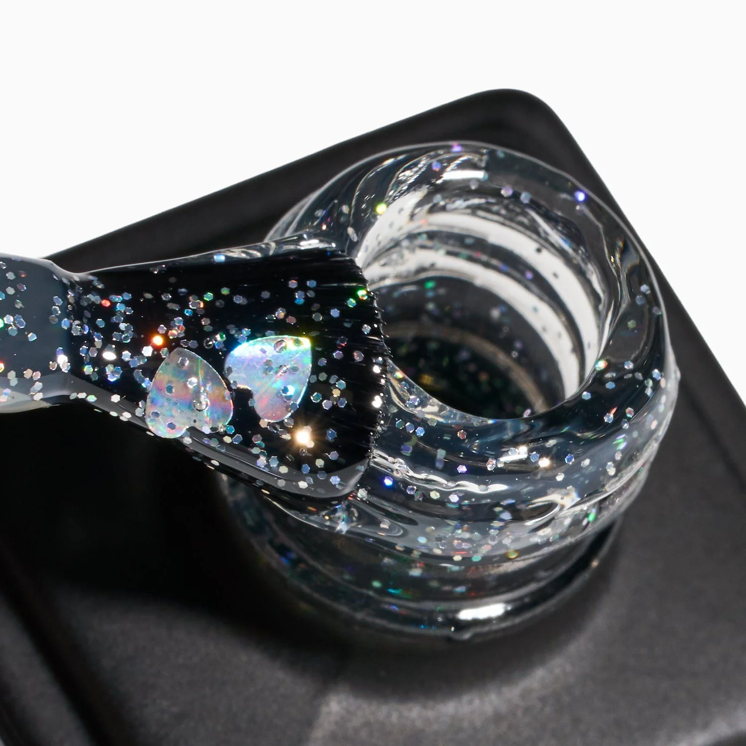 Holo Hearts Gloss 10 ml - Top Coat ohne Dispersion mit holografischem Effekt - Detail 3