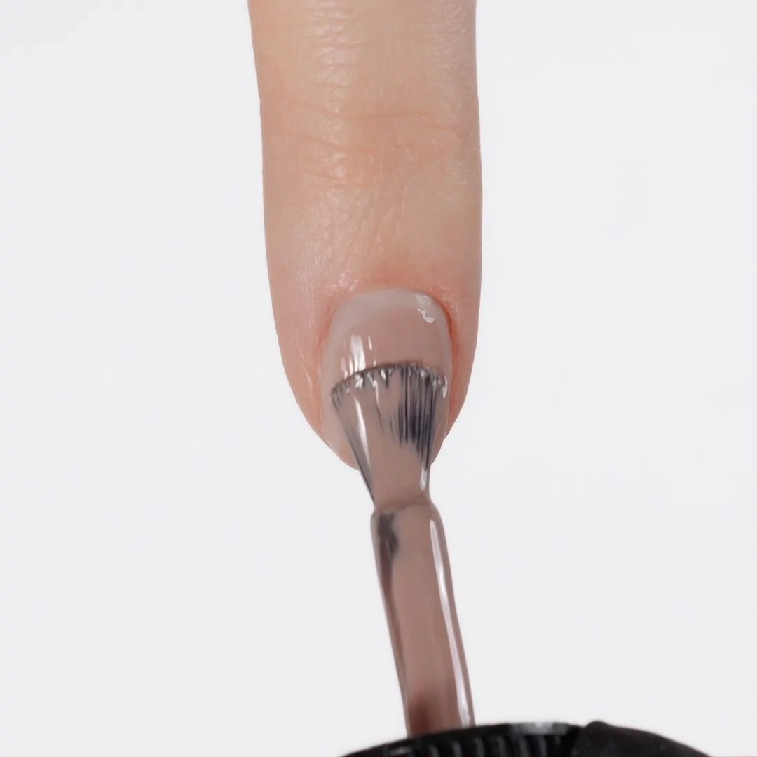 Anwendung von UV-Nagellack SP06 Venus