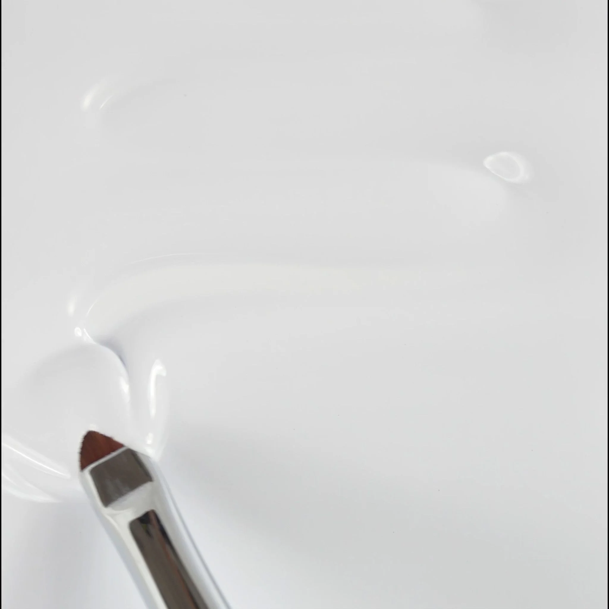 Application de Gel Couleur F01 Pure White