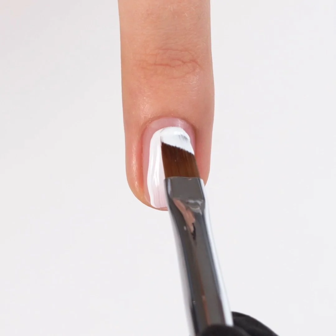Application de Gel Couleur F01 Pure White