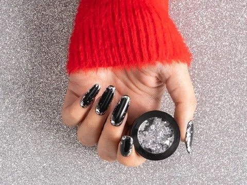 Black Rocks! | Unghie nere e argento